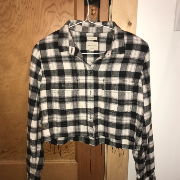 black and white cropped flannel - Picture 3 of 4